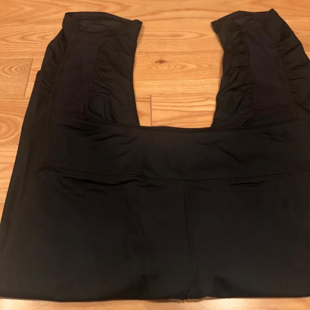 EUC Under Armour Capri Leggings